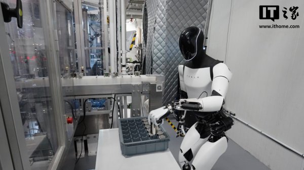 汇配资 马斯克: 特斯拉正全力推进 Optimus 人形机器人的规模化生产