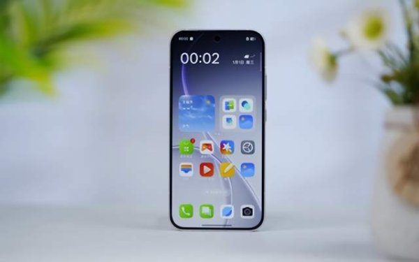 同花配 OPPO突然开卖新机，2亿像素+IP69满级防水，六年持久流畅不卡顿